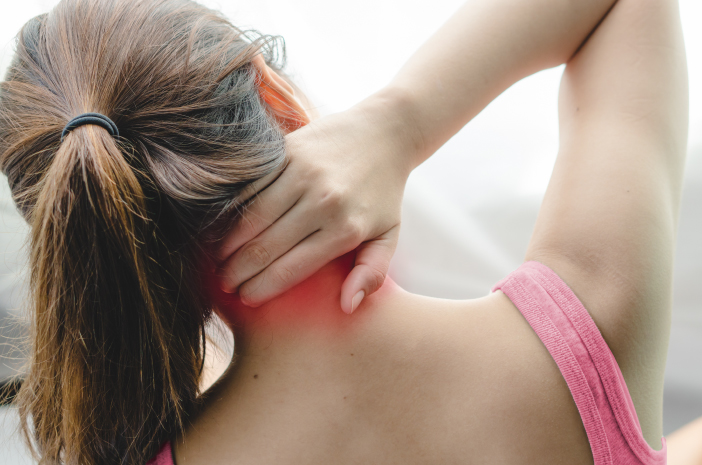 4 Tipps zur Vorbeugung von Nackenschmerzen durch falsche Kissen