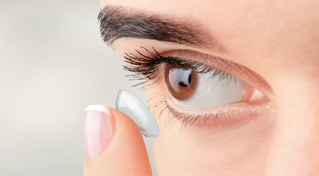 6 načina da se brinete o svojim očima kada koristite mekane leće