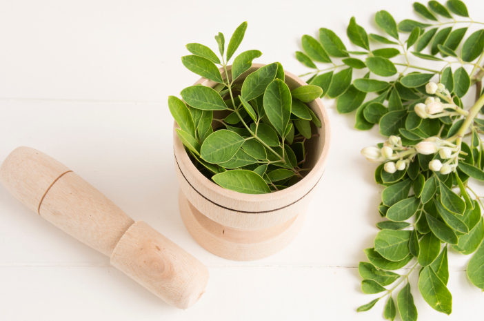 Är det sant att Moringa-blad kan hjälpa till att övervinna magsyra?