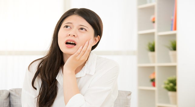 5 effektive Möglichkeiten, geschwollenes Zahnfleisch natürlich zu behandeln