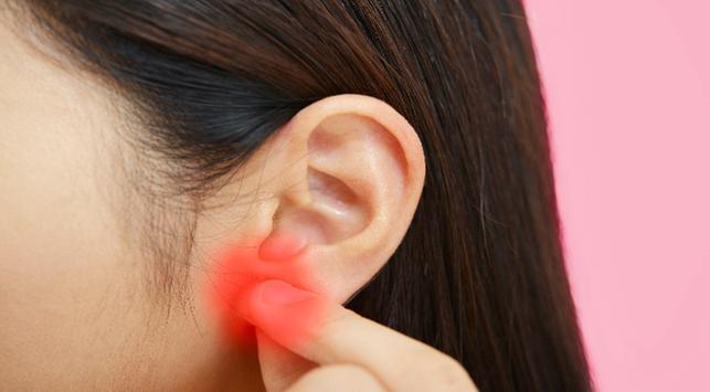 Розпізнати преаурикулярний синус, причини почервоніння та набряку вух