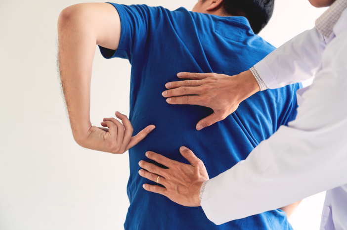 왼쪽 허리 통증에 치료법이 있습니까?