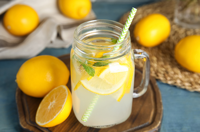 עד כמה יעיל מיץ לימון לאקנה?