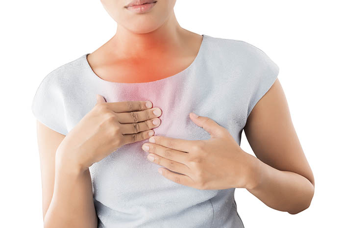 Часто боль в средней части груди, может быть, это причина