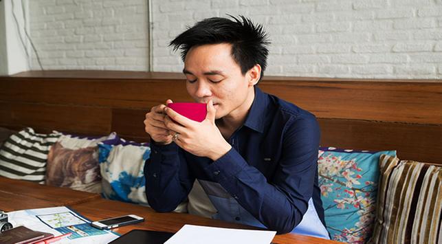 Veel deadlines, hier zijn 6 voordelen van koffie drinken voor het werk