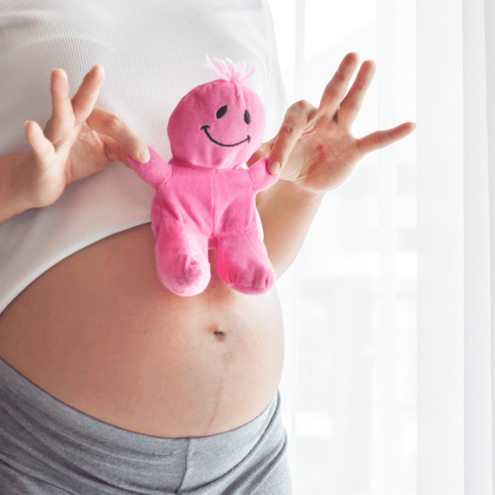 Dit zijn 6 factoren die baby's in stuitligging veroorzaken